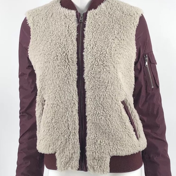 Levi’s Sherpa Bomber - Picture 2 of 8